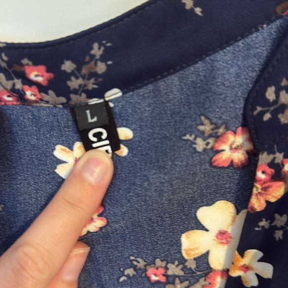 Blue/Pink Floral Blouse - Picture 2 of 5